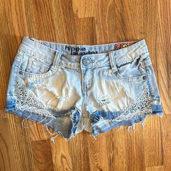 Hippie Laundry Women's Juniors Blue Denim Distressed Jean Shorts size 3 EUC - Picture 1 of 8